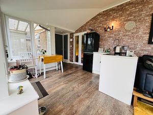 Photo 7- click for photo gallery